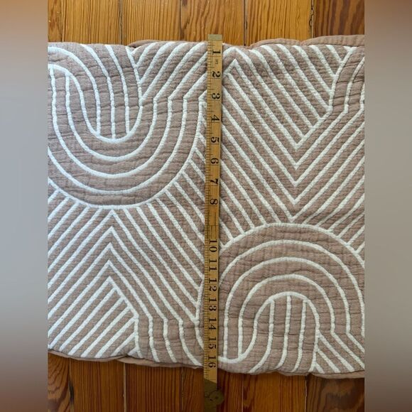 CB2  Pillowsham - Picture 3 of 6